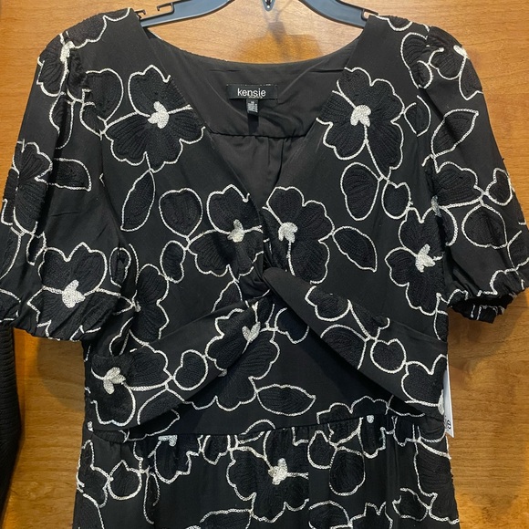 Kensie Black and White Floral Midi Dress - Picture 2 of 6